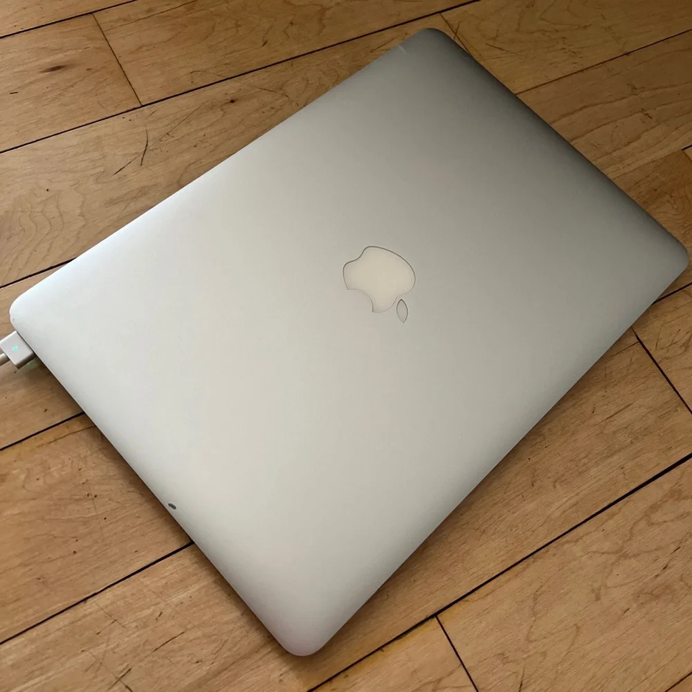 Apple MacBook Air 13 inch 2012